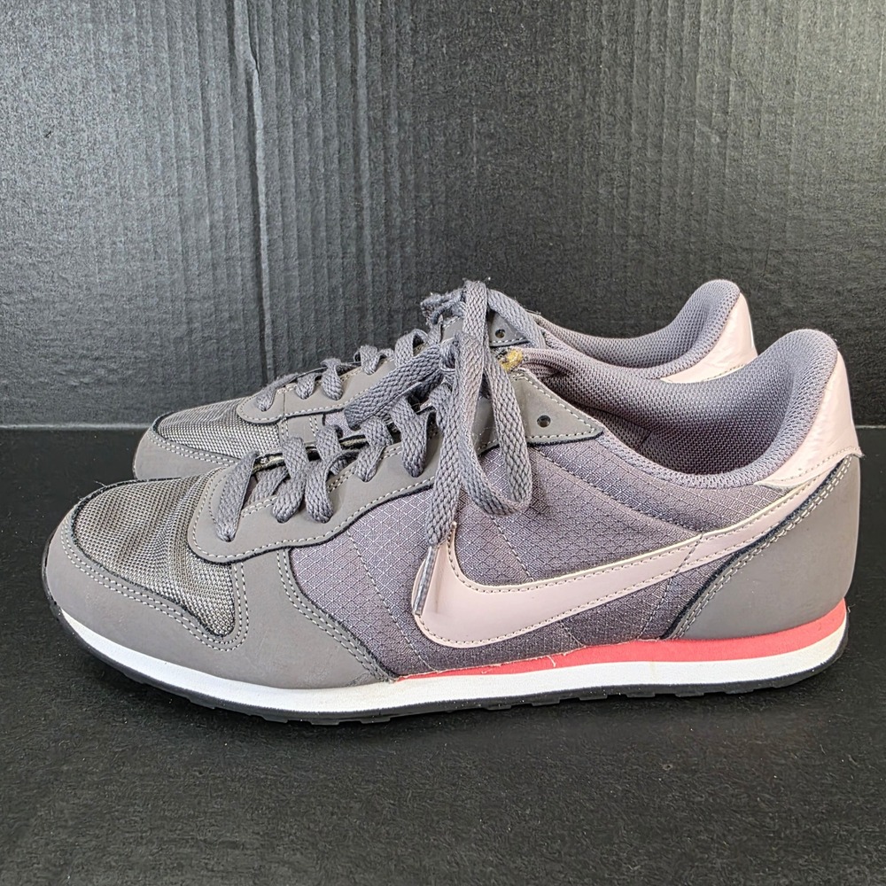 Nike Genicco Womens Gray Pink Running Shoes Size 10 Casual Comfort 644451-004